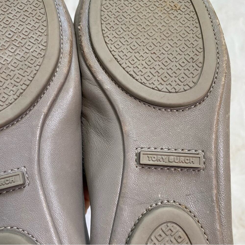 Tory Burch Grey Leather Minnie Scrunch Travel Logo Ballet Flats Size 6 - Picture 12 of 12